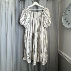 Old Navy Striped Puff Sleeve / Strapless Tiered Midi Dress - Cream & Navy